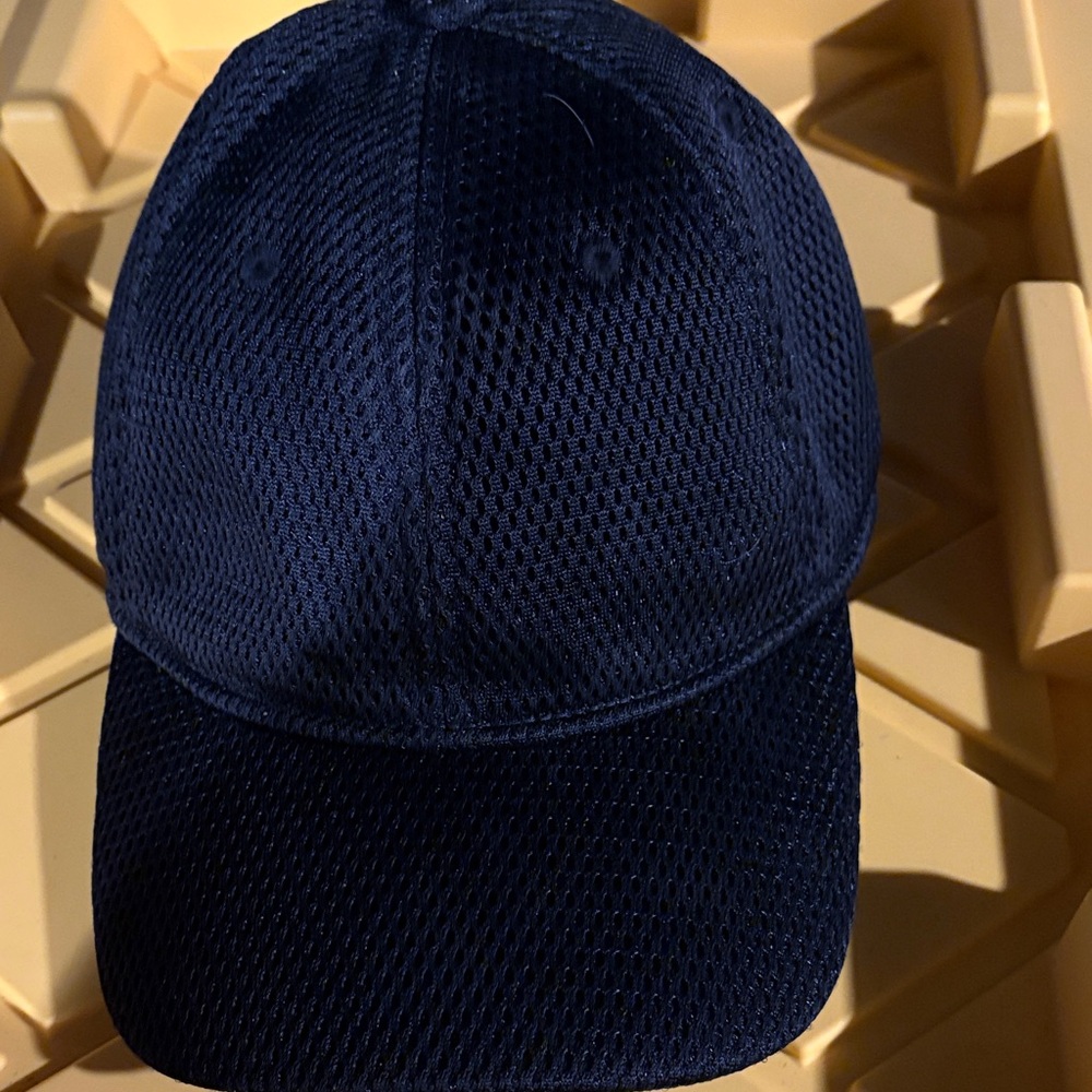 Black lululemon hat